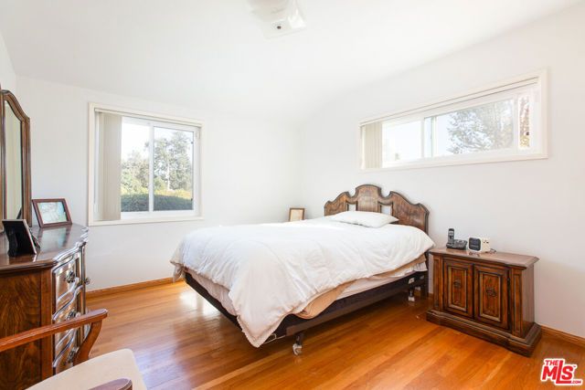 137 N Burnaby Avenue, Glendora, CA 91741