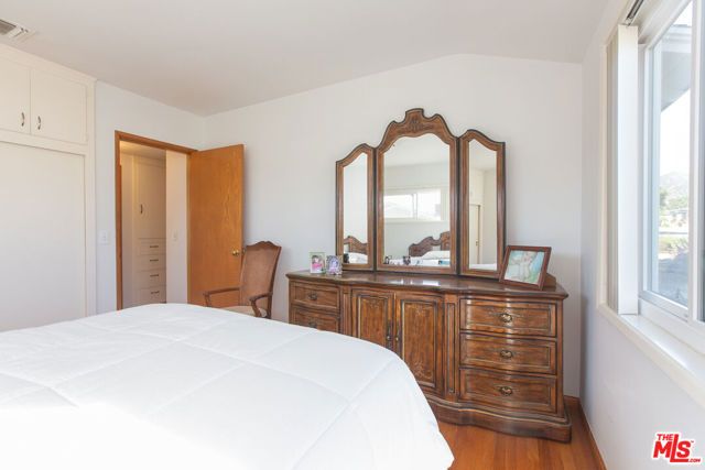 137 N Burnaby Avenue, Glendora, CA 91741