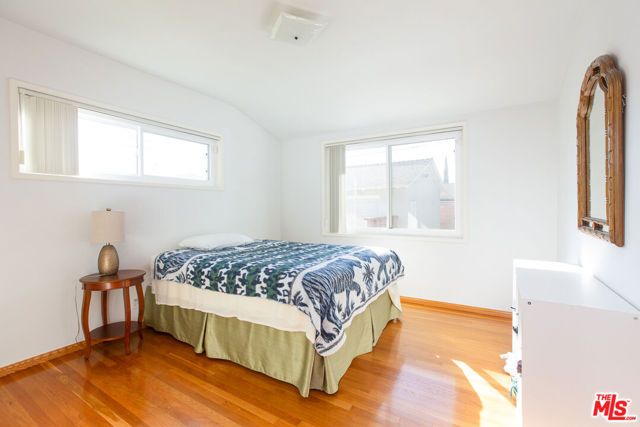 137 N Burnaby Avenue, Glendora, CA 91741