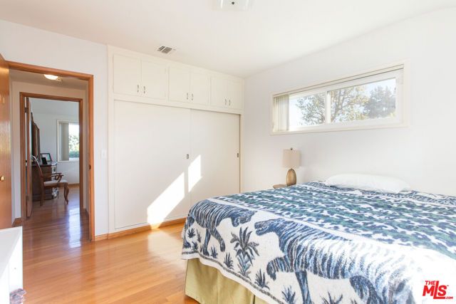 137 N Burnaby Avenue, Glendora, CA 91741