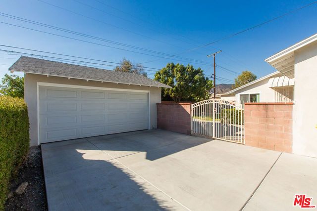 137 N Burnaby Avenue, Glendora, CA 91741