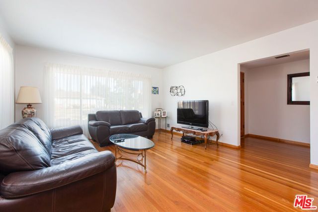 137 N Burnaby Avenue, Glendora, CA 91741