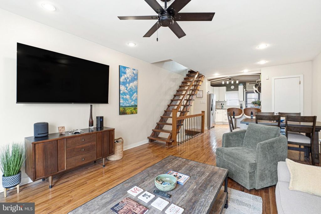 1806 S SARTAIN ST, PHILADELPHIA, PA 19148 — photo 2