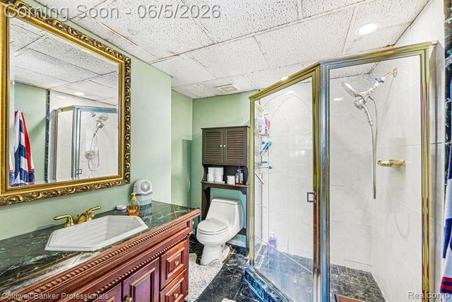 22606 Manor Street, Saint Clair Shores, MI 48081
