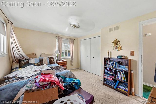 22606 Manor Street, Saint Clair Shores, MI 48081