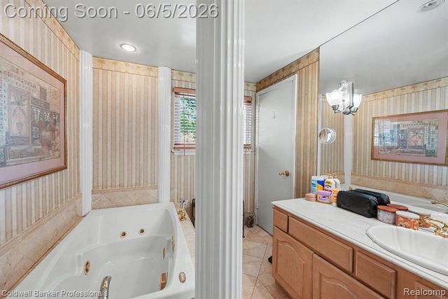 22606 Manor Street, Saint Clair Shores, MI 48081