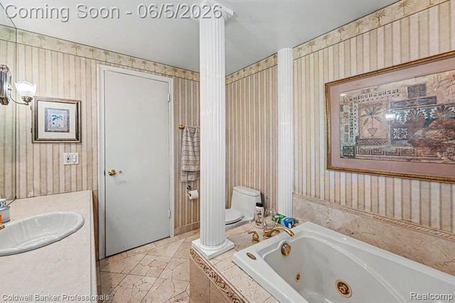 22606 Manor Street, Saint Clair Shores, MI 48081