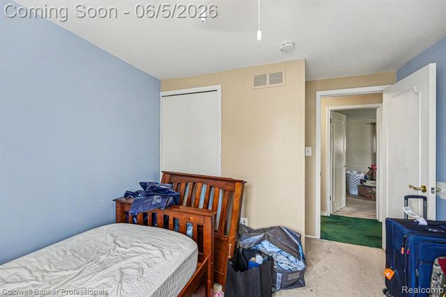 22606 Manor Street, Saint Clair Shores, MI 48081