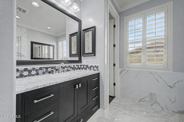 823 E HORSESHOE Place, Chandler, AZ 85249