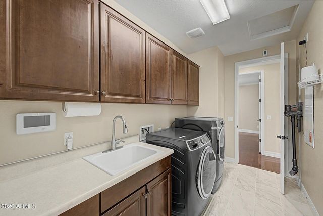 823 E HORSESHOE Place, Chandler, AZ 85249