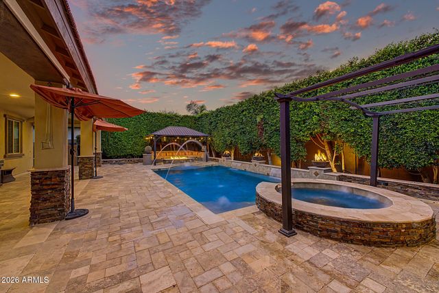 823 E HORSESHOE Place, Chandler, AZ 85249
