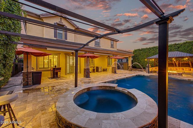 823 E HORSESHOE Place, Chandler, AZ 85249