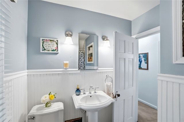 406 East Drive, Oakwood, OH 45419