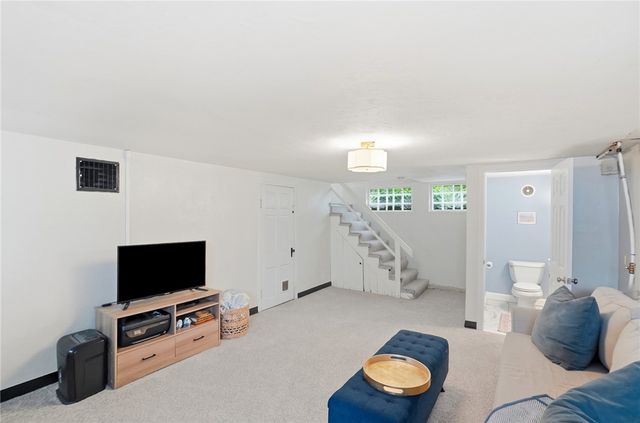 406 East Drive, Oakwood, OH 45419