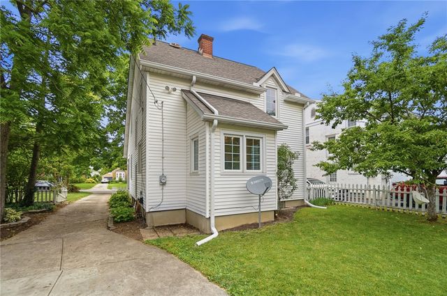 406 East Drive, Oakwood, OH 45419