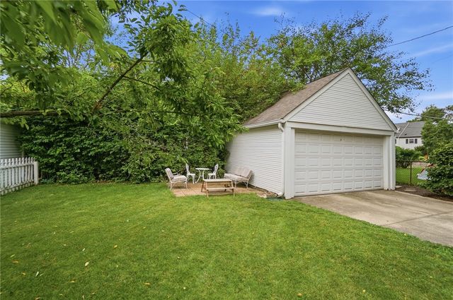 406 East Drive, Oakwood, OH 45419