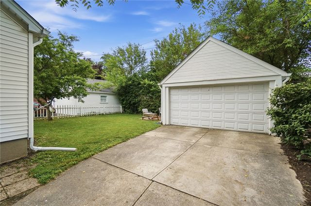 406 East Drive, Oakwood, OH 45419