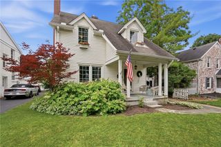 406 East Drive, Oakwood, OH 45419