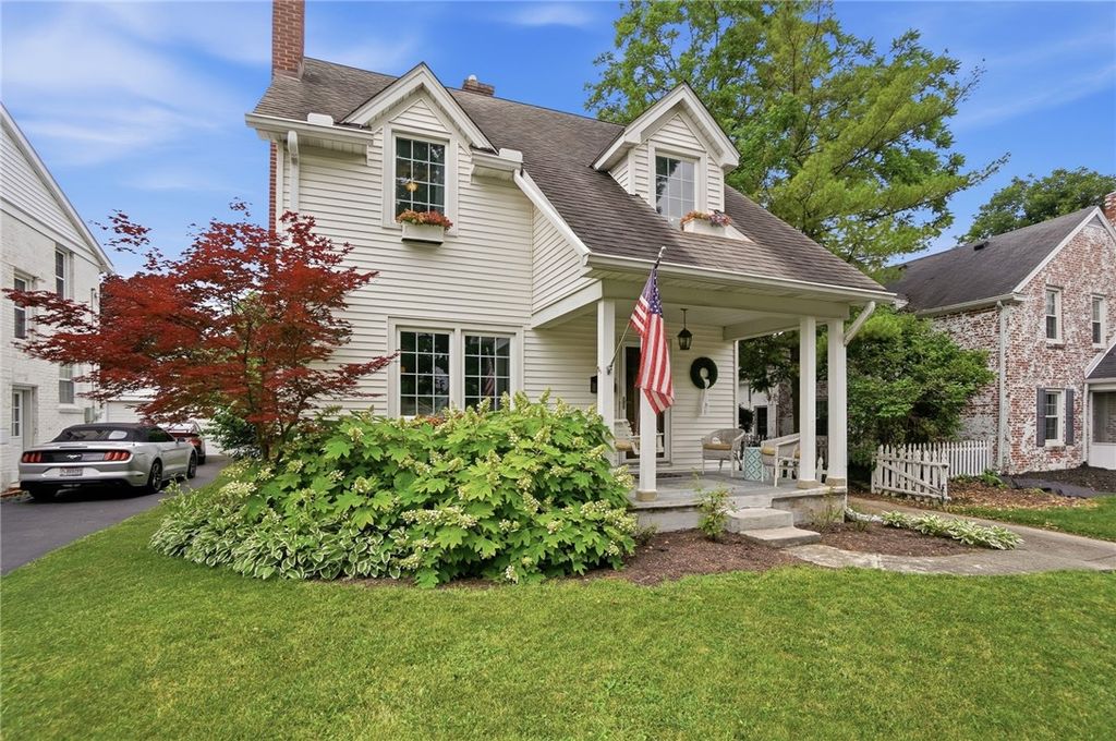 406 East Drive, Oakwood, OH 45419