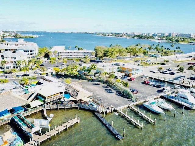 311 E Ocean Avenue 201, Lantana, FL 33462
