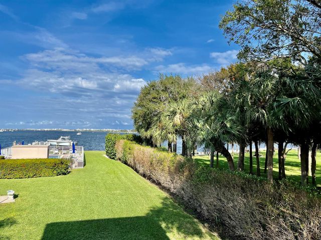 311 E Ocean Avenue 201, Lantana, FL 33462