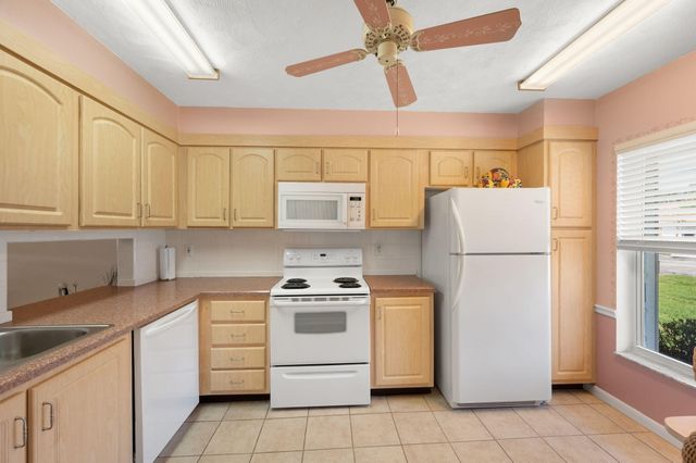 945 Savannas Point Drive B, Fort Pierce, FL 34982