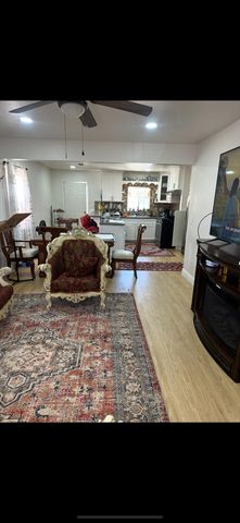 1811 Radiance Drive, Bakersfield, CA 93304
