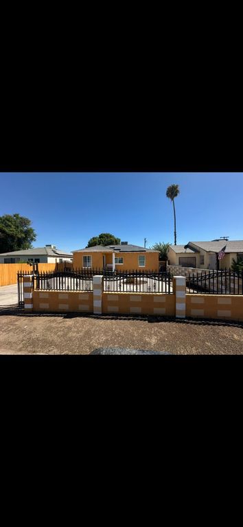 1811 Radiance Drive, Bakersfield, CA 93304
