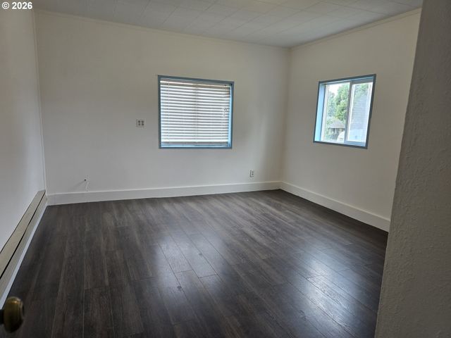 920 LEMONT St, St Helens, OR 97051