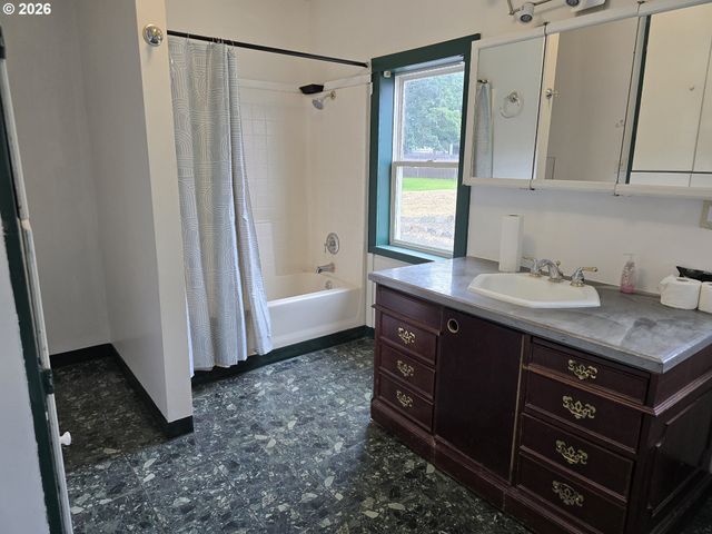 920 LEMONT St, St Helens, OR 97051
