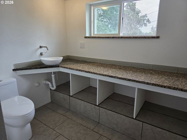 920 LEMONT St, St Helens, OR 97051
