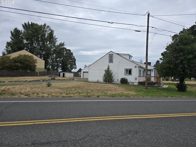 920 LEMONT St, St Helens, OR 97051