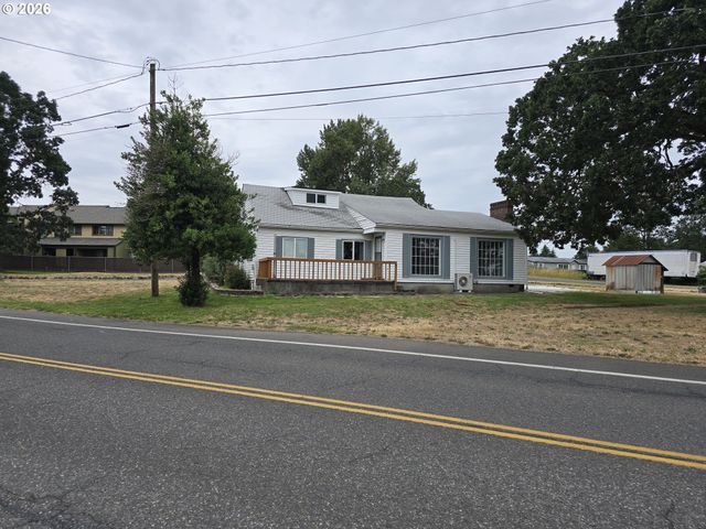 920 LEMONT St, St Helens, OR 97051
