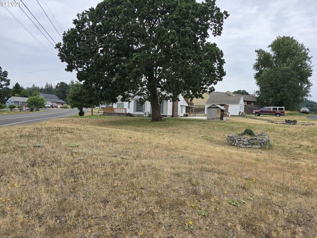 920 LEMONT St, St Helens, OR 97051