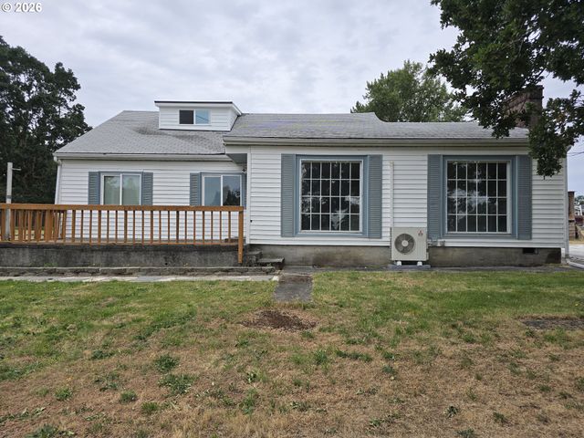 920 LEMONT St, St Helens, OR 97051