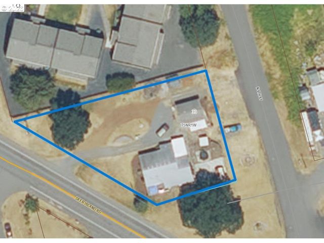 920 LEMONT St, St Helens, OR 97051