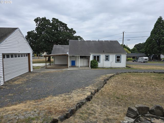 920 LEMONT St, St Helens, OR 97051