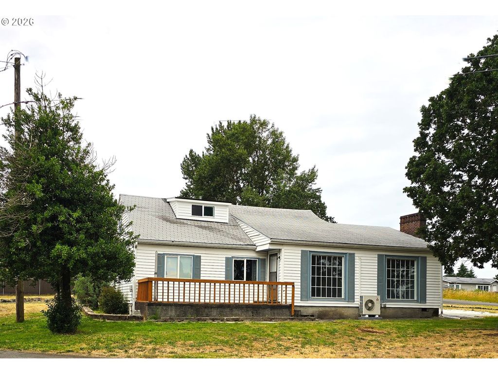 920 LEMONT St, St Helens, OR 97051