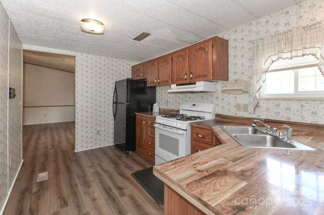 385 Deerchase Circle, Statesville, NC 28625