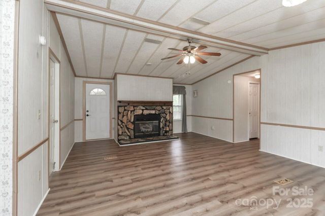385 Deerchase Circle, Statesville, NC 28625