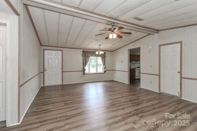 385 Deerchase Circle, Statesville, NC 28625