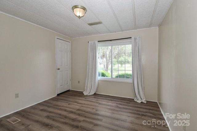 385 Deerchase Circle, Statesville, NC 28625