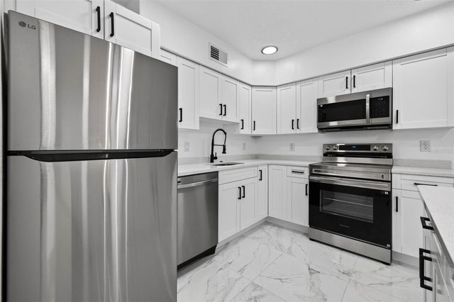 2801 45TH STREET S, St Petersburg, FL 33711