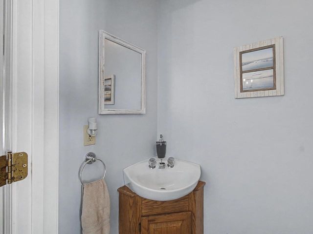 66 Starbird Rd Unit E, Jericho, VT 05465