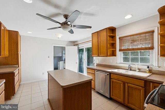 14009 BURNING BUSH LN, Silver Spring, MD 20906