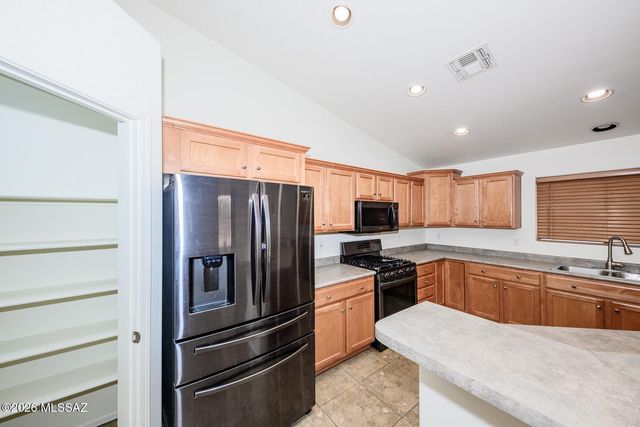 10433 E Ravenswood Street, Tucson, AZ 85747