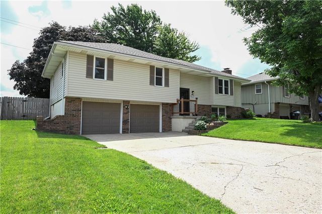 1212 Piccadilly Street, Blue Springs, MO 64014