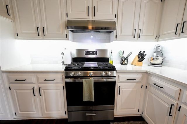 1212 Piccadilly Street, Blue Springs, MO 64014