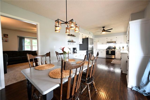 1212 Piccadilly Street, Blue Springs, MO 64014