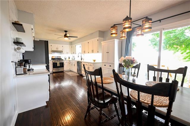1212 Piccadilly Street, Blue Springs, MO 64014